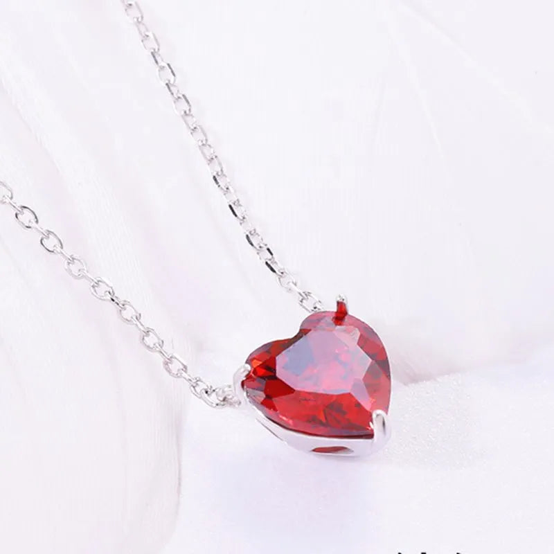 Retro Heart-Shaped Ruby Pendant Necklace